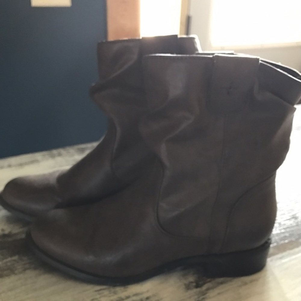 VS Gray Ankle Booties 5 - Picture 3 of 4